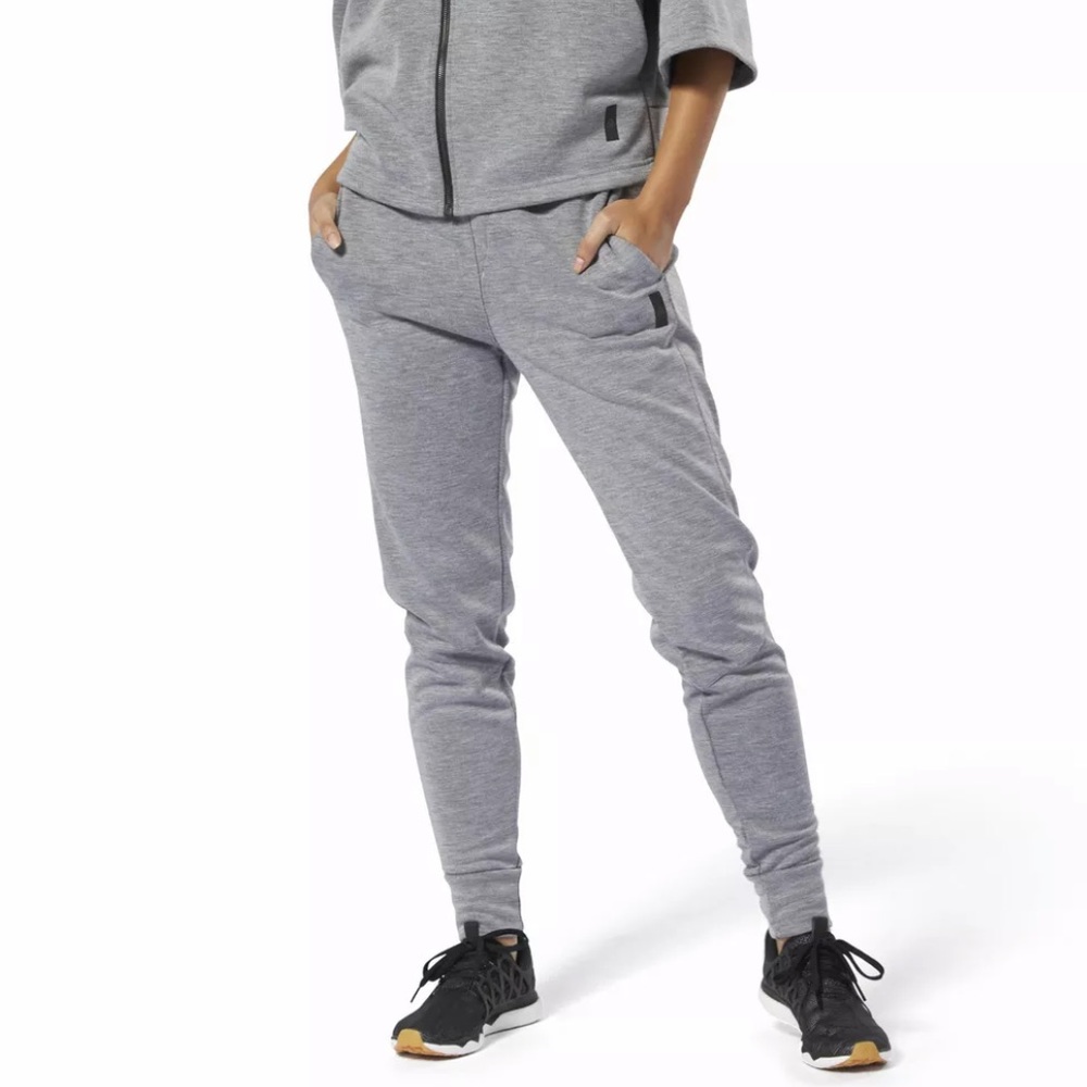 Reebox Women’s Training Supply Knit Pants.